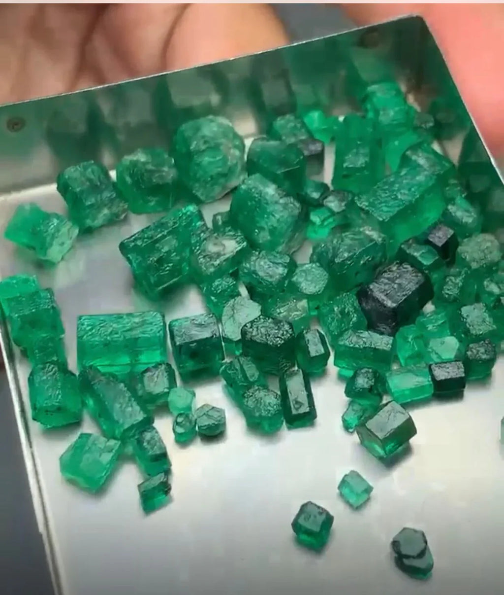 105 Carat Rough Facet Grade Rich Green Colour Emerald Deal