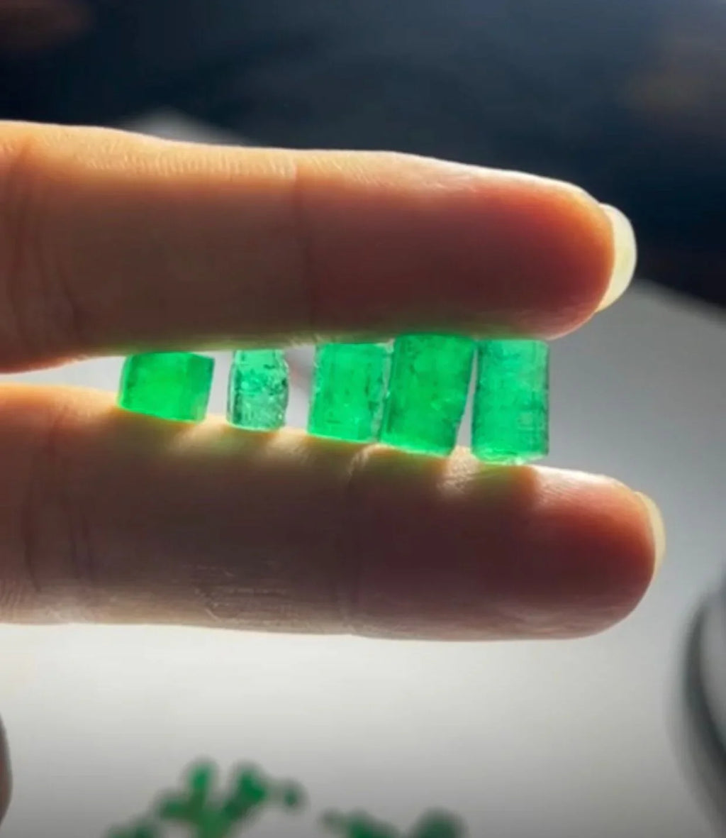 105 Carat Rough Facet Grade Rich Green Colour Emerald Deal
