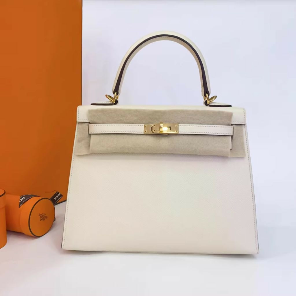 Hermès Kelly 25 Craie Epsom Leather with Gold hardware