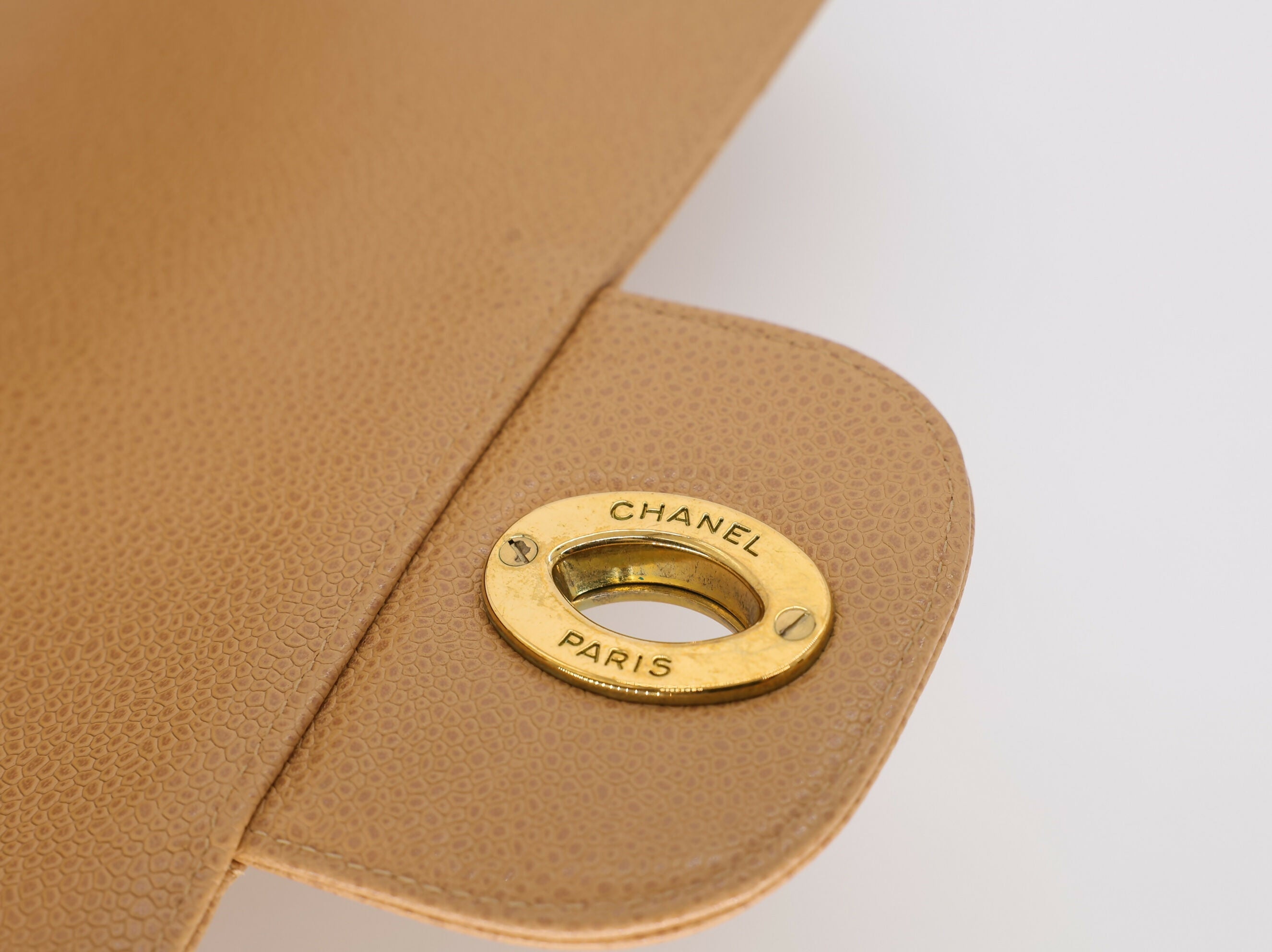 Chanel Vintage 1990s Caviar Ligt Beige Jumbo Single Classic Flap Bag