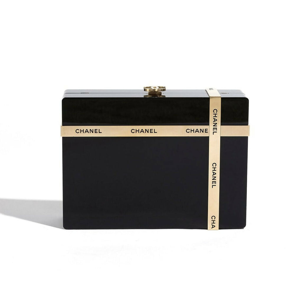 CSDD8176_Chanel_GiftBox_Minaudie_re_Black_Plexiglass_GHW_Back