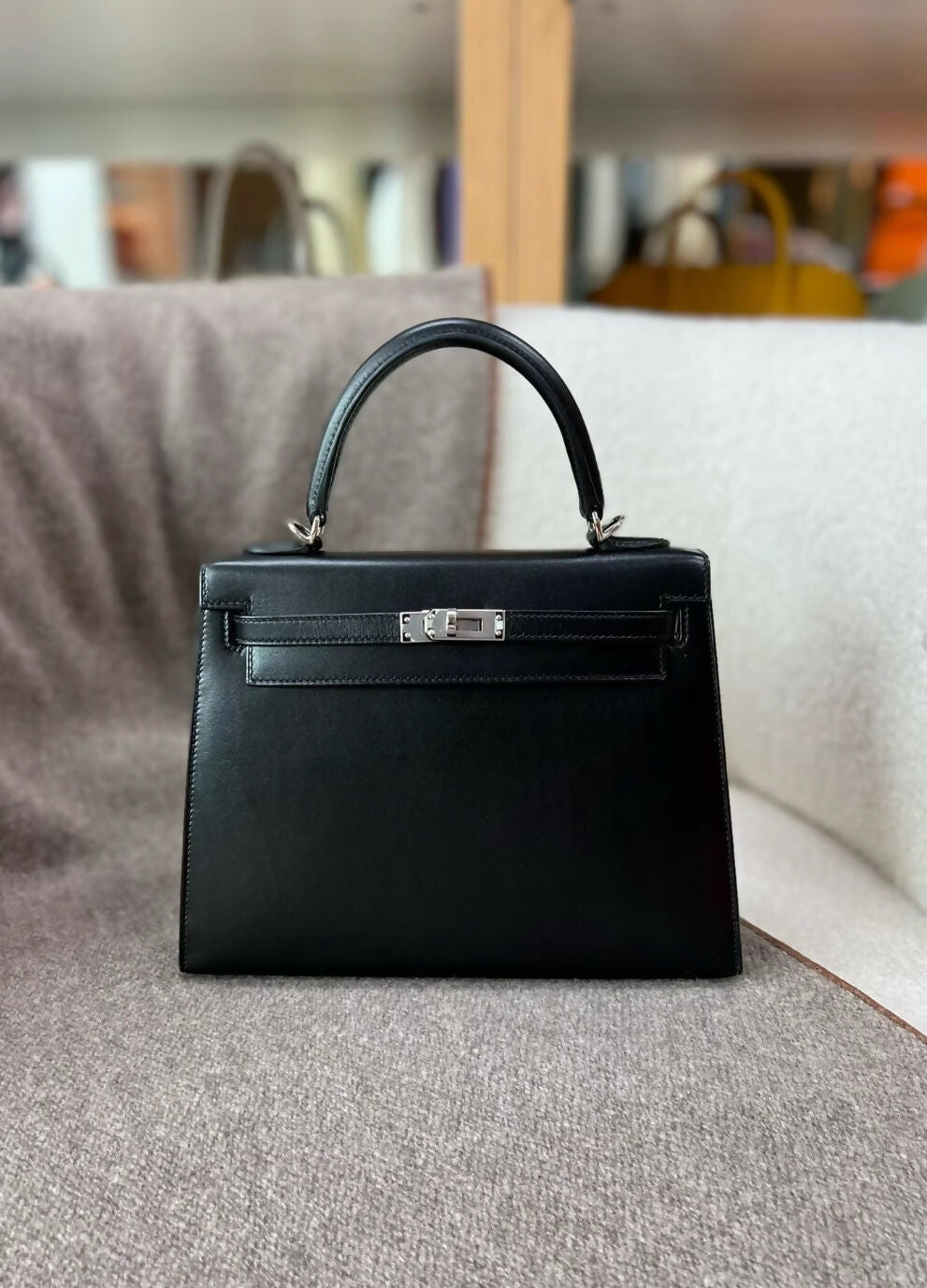 Hermes Kelly bag 25 Sellier Black　Tadelakt leather Palladium hardware