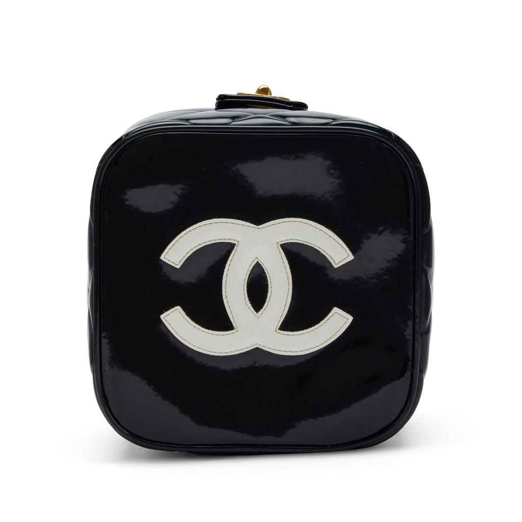 Chanel 1995 Black Quilted Patent Barbie Heart Mirror Vanity Case Bag Gold Hardware