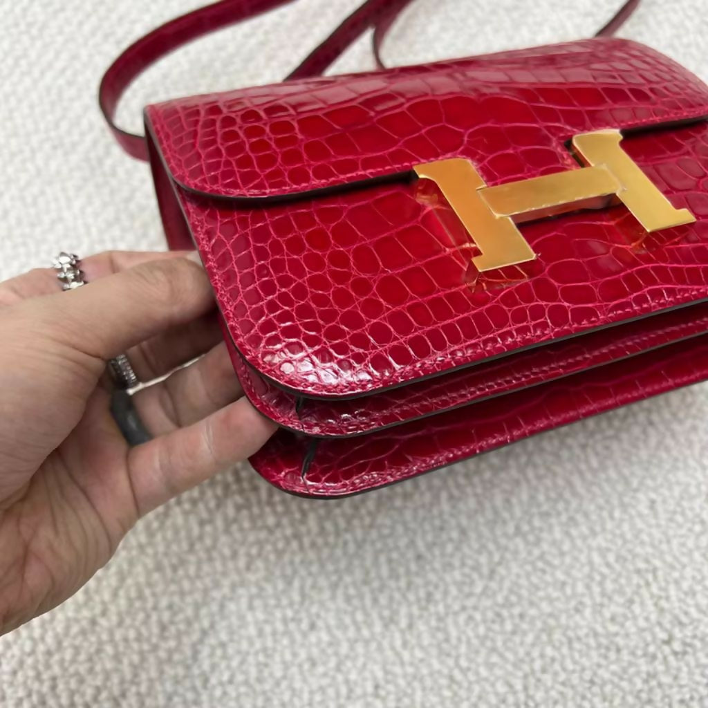 Hermès Constance Mini 19 Red Shiny Crocodile Leather with Gold Hardware