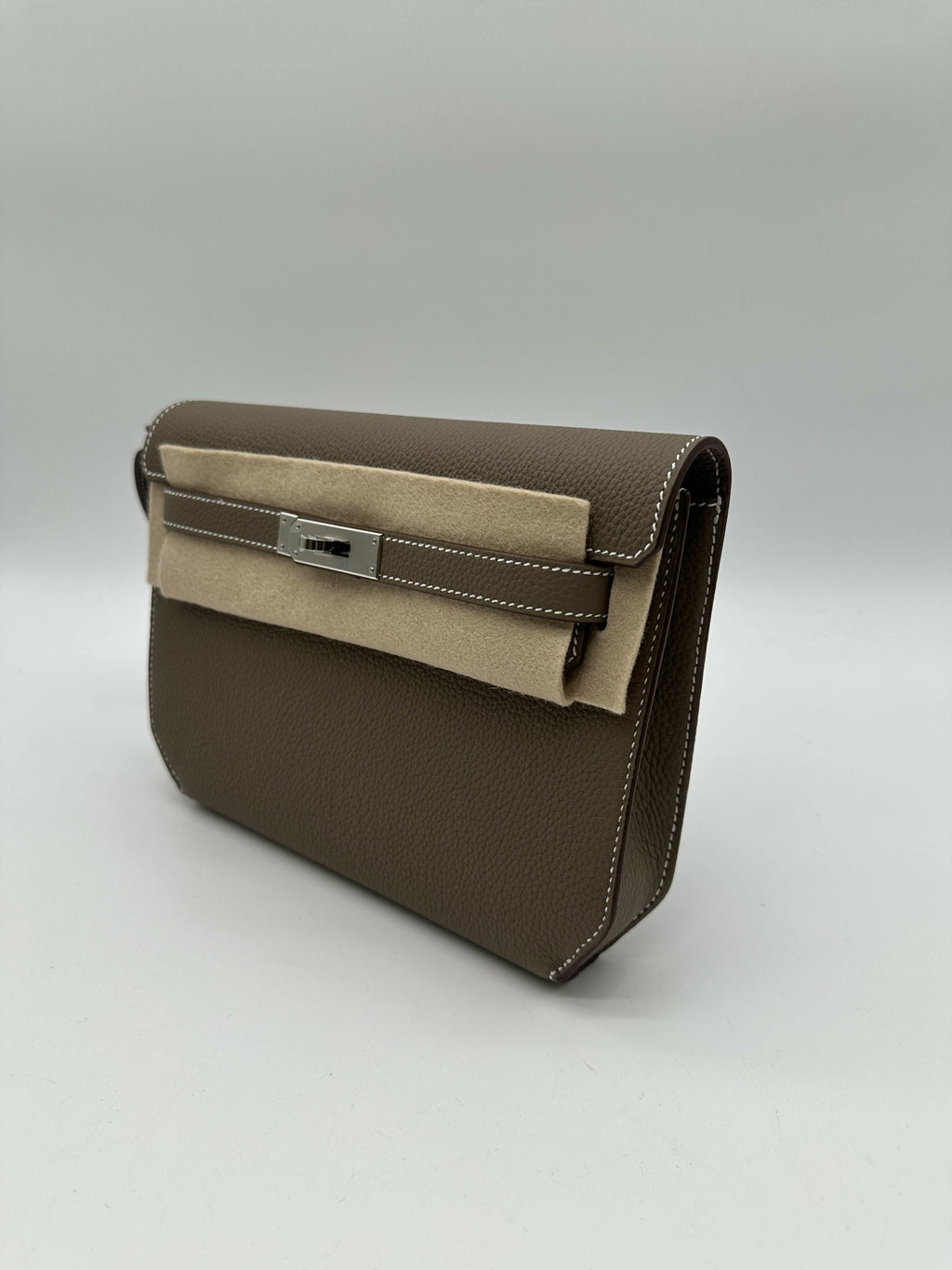 Hermès Kelly Depeche Etoupe PHW Stamp W 2025