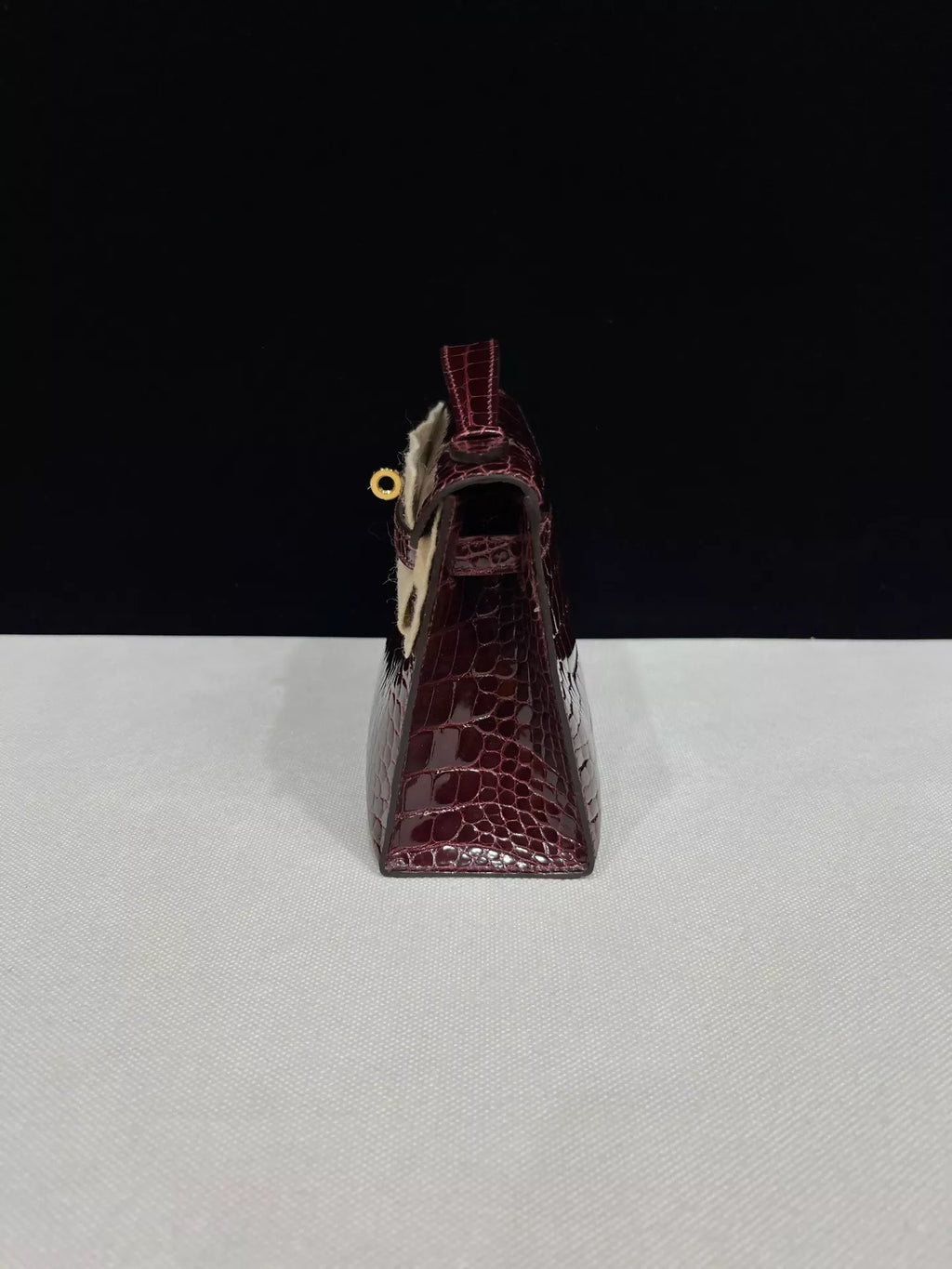 Hermes kelly Pochette Bordeaux Shiny Crocodile Leather Gold Hardware