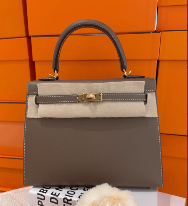 HERMES Kelly 25 Etoupe Epsom Leather Gold Hardware