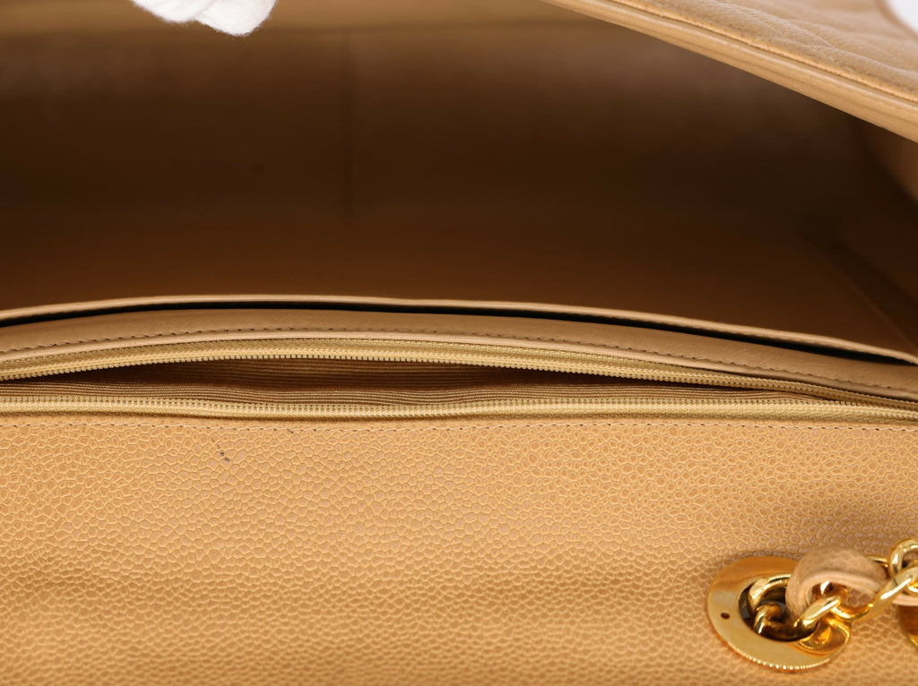 Chanel Vintage 1990s Caviar Ligt Beige Jumbo Single Classic Flap Bag