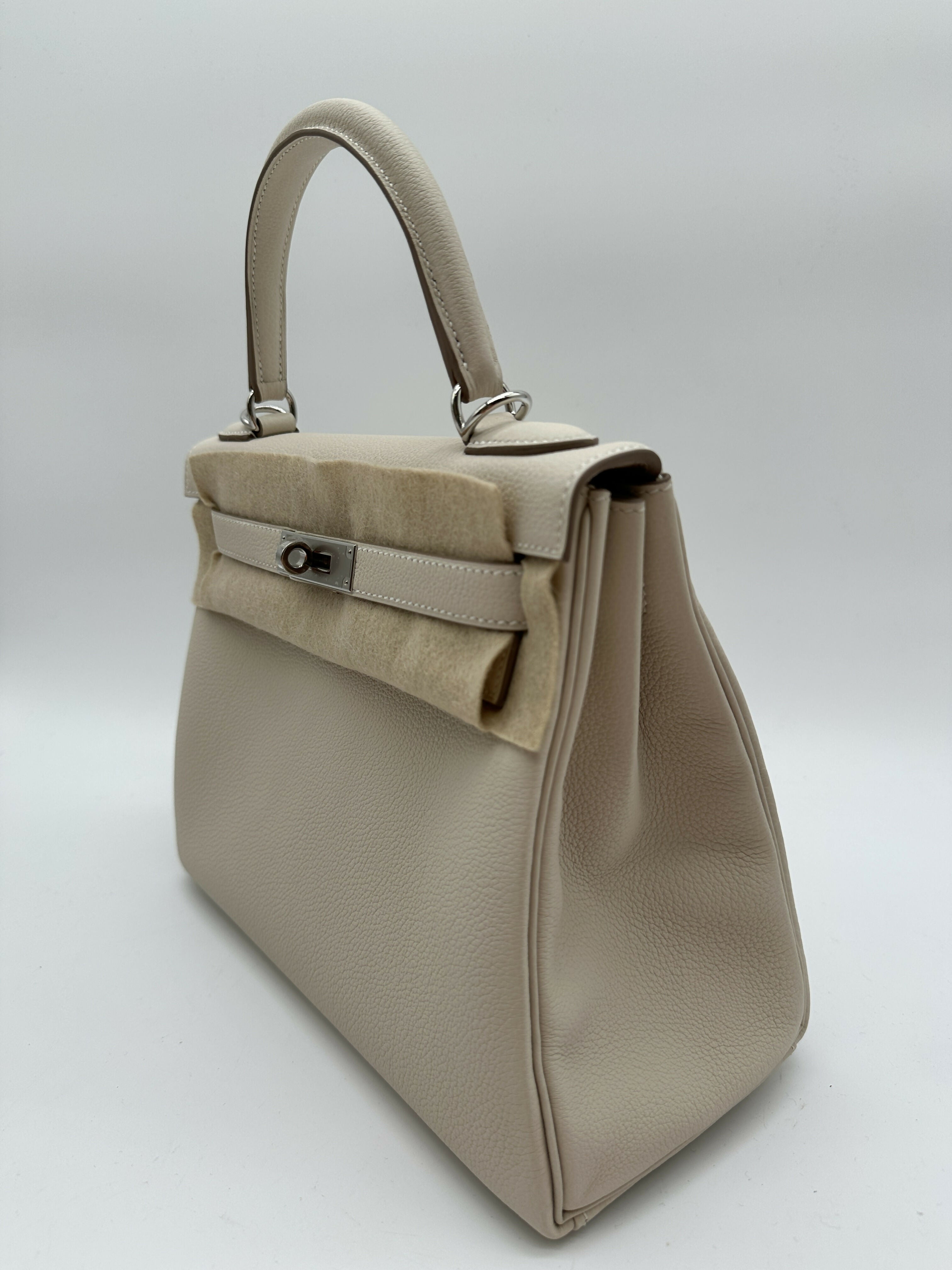 Hermès Kelly 28 Craie Togo PHW K