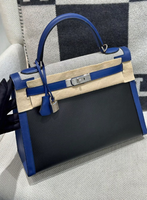 Hermès Kelly Limited Edition 32 Noir (Black)/Bleu Saphir Sellier Epsom Palladium Hardware