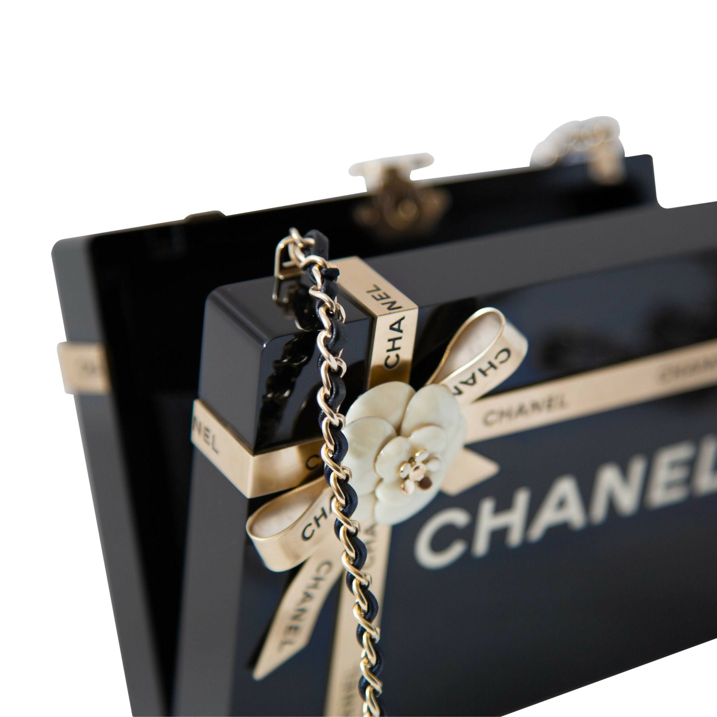 4_ef7a0c3d-1cc9-4b2f-b1f2-35625397901a